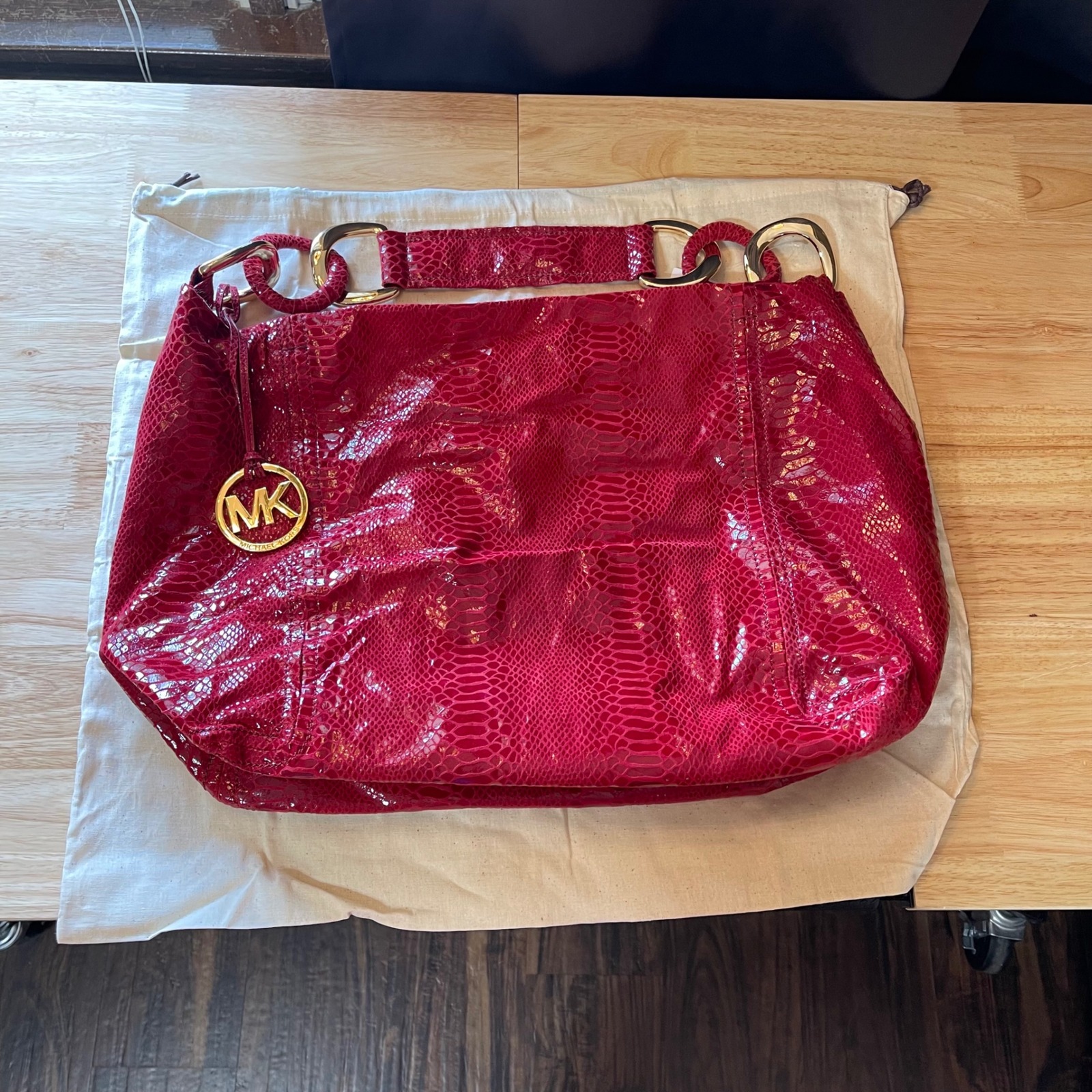 New Michael Kors Red Snakeskin Leather Overside Id Chain Xl Shoulder Bag